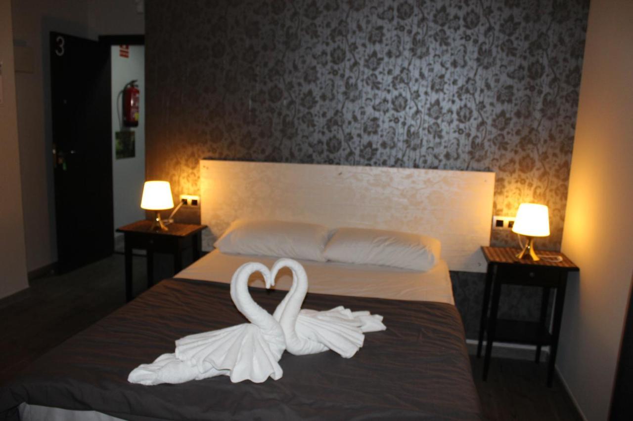 Bcn Condal Hostal Barcelona Bagian luar foto
