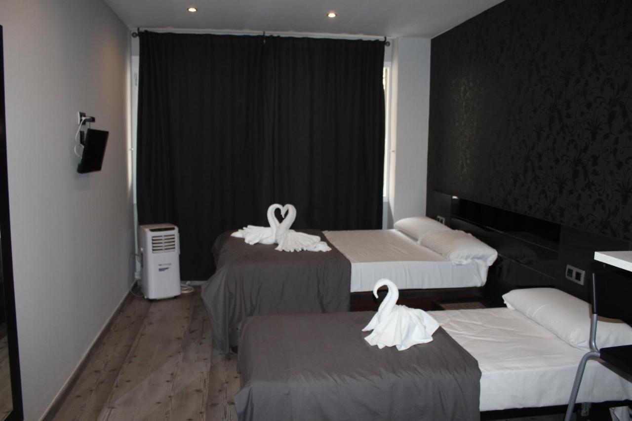 Bcn Condal Hostal Barcelona Bagian luar foto