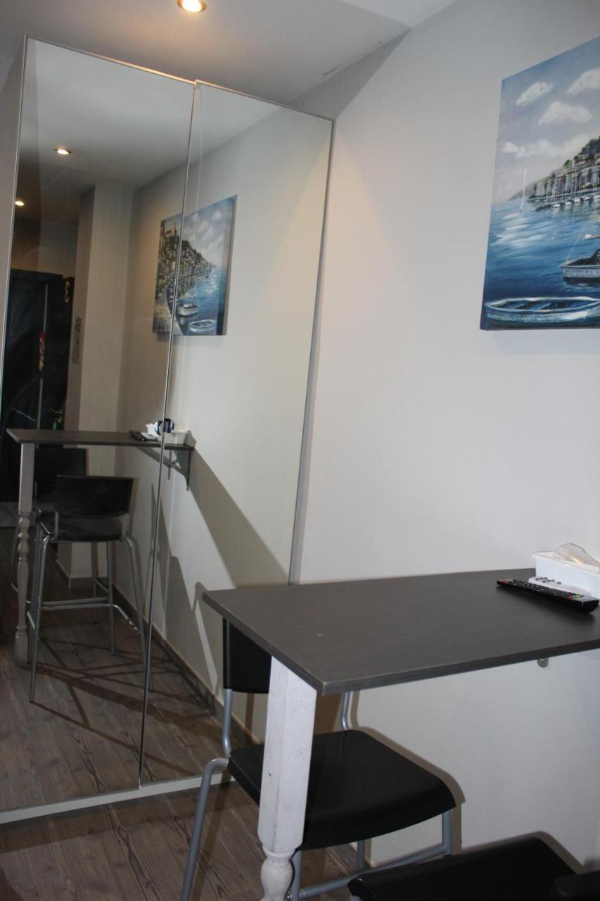Bcn Condal Hostal Barcelona Bagian luar foto